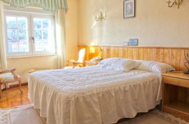 Image of Hotel Larry ⭑⭑, pilgrim accommodation in Cee