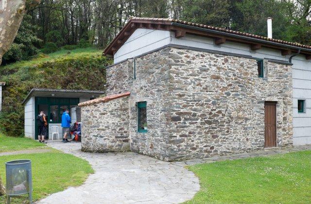 Image of Albergue de la Xunta de Bruma, pilgrim accommodation in Hôpital de Bruma