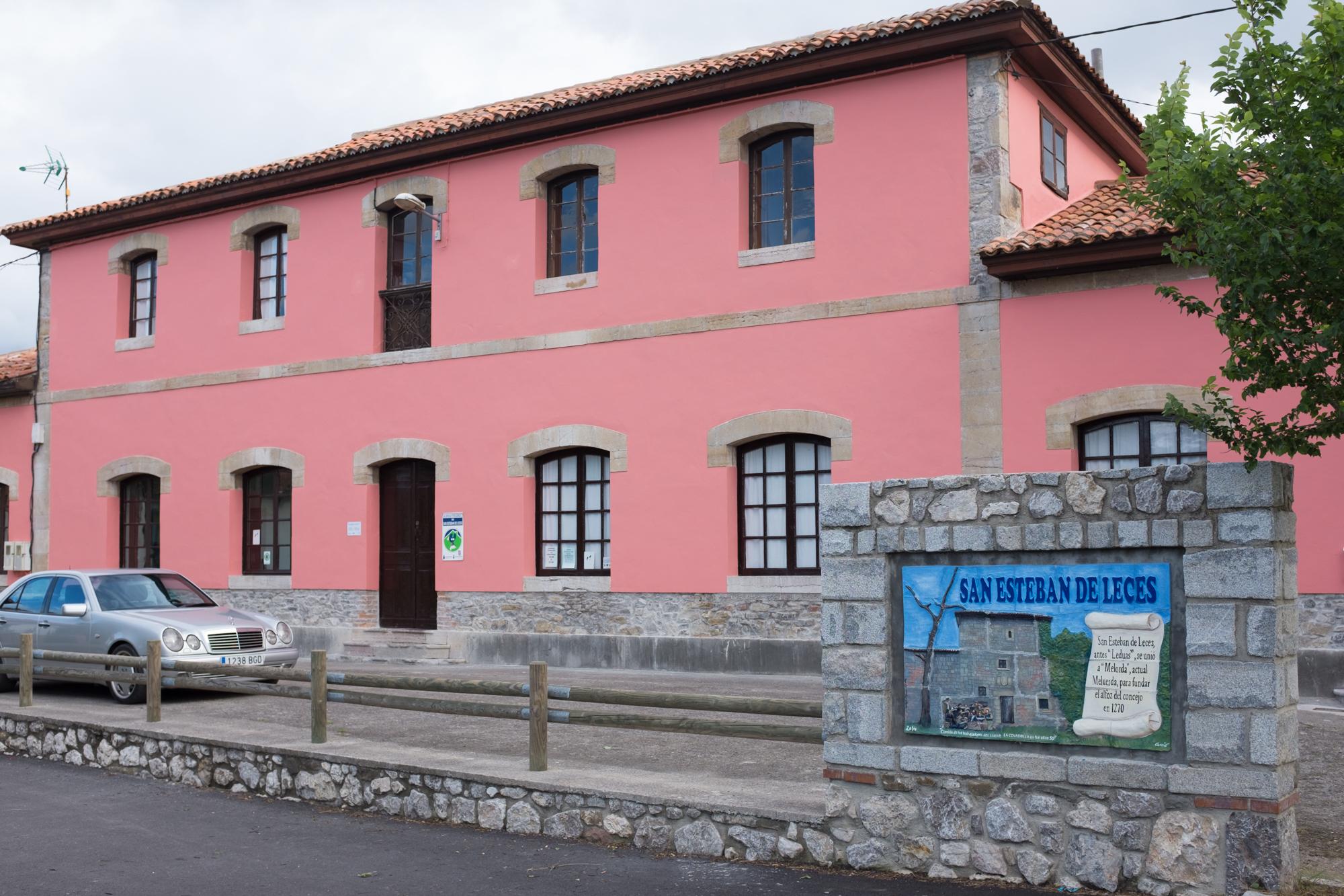 Image of Albergue de peregrinos de San Esteban de Leces, pilgrim accommodation in San Esteban de Leces