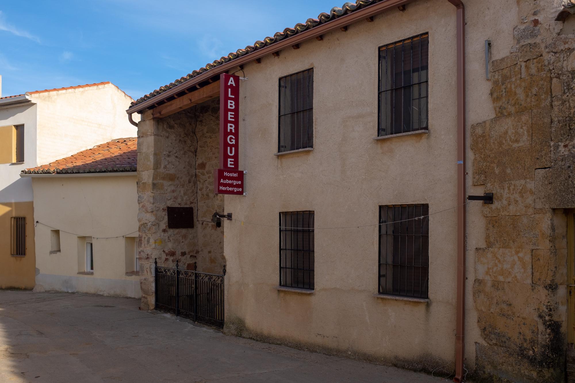 Image of Albergue Privado Villanueva de Campeán, pilgrim accommodation in Villanueva de Campeán