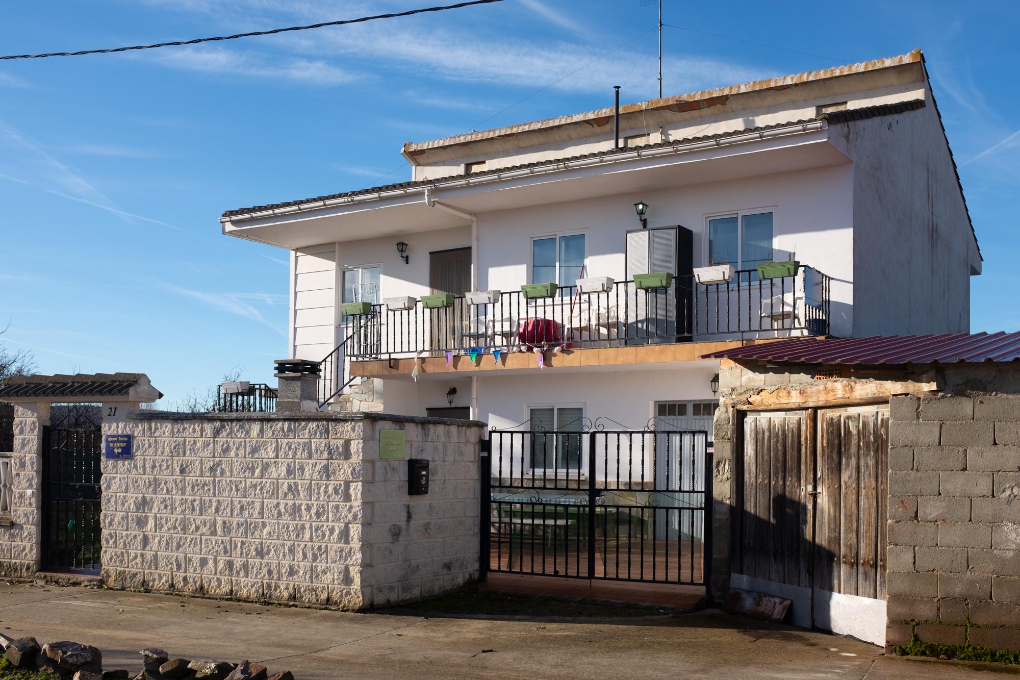 Image of Albergue La Alameda, pilgrim accommodation in Villanueva de las Peras