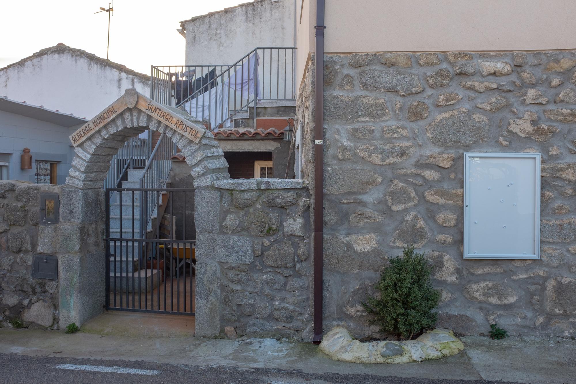 Image of Albergue Santiago Apóstol, pilgrim accommodation in Valverde de Valdelacasa