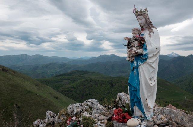 Scenic view of Virgen de Biakorri on the Camino Francés