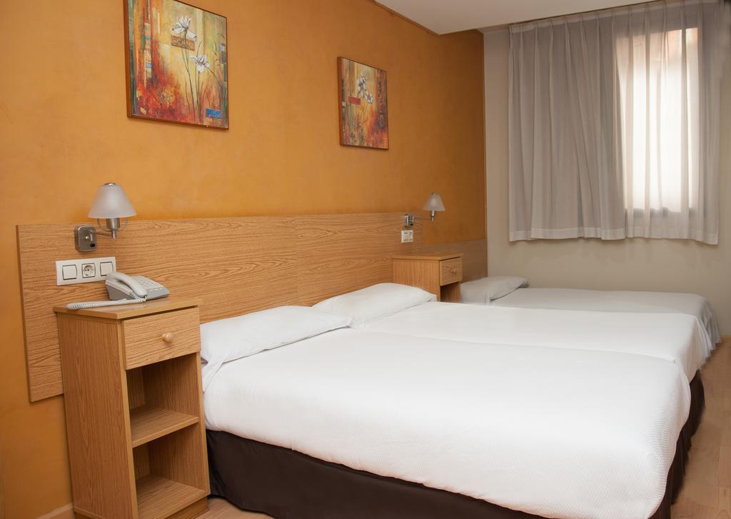 Image of Hotel Confort Oviedo ⭑⭑, pilgrim accommodation in Oviedo y el inicio del Camino Primitivo