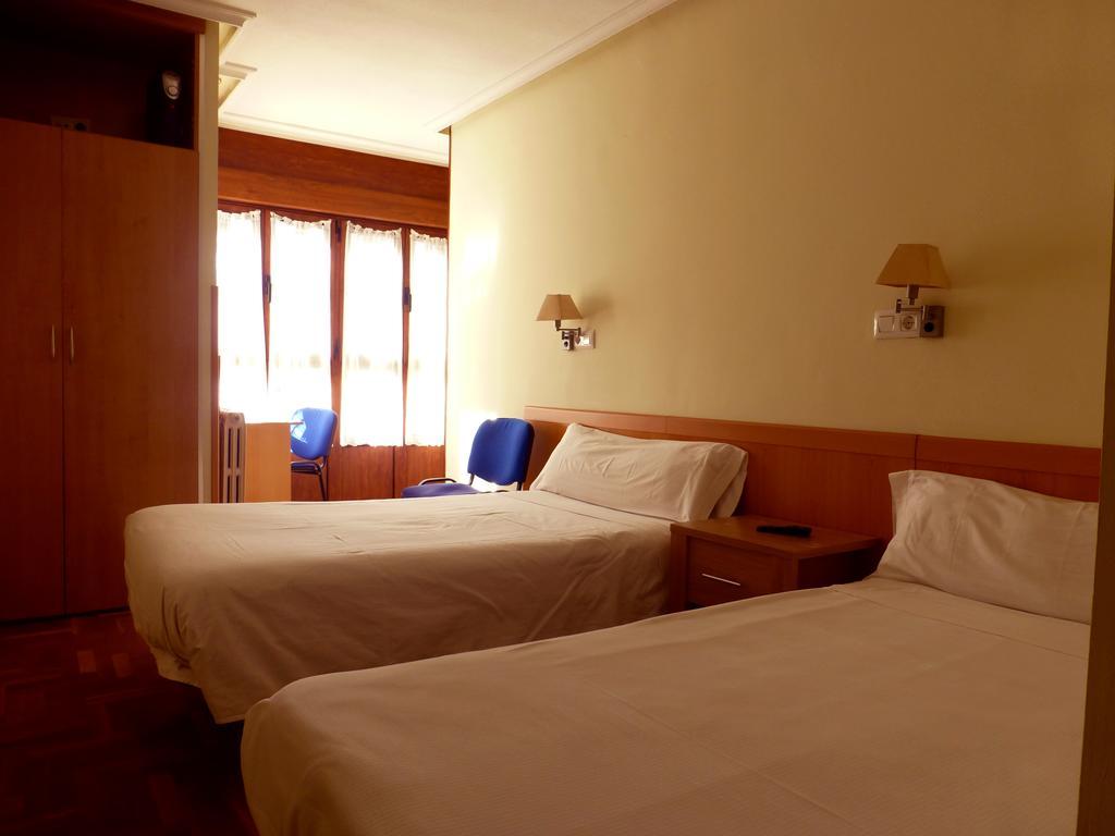 Image of Hostal Romero ⭑⭑, pilgrim accommodation in Oviedo y el inicio del Camino Primitivo