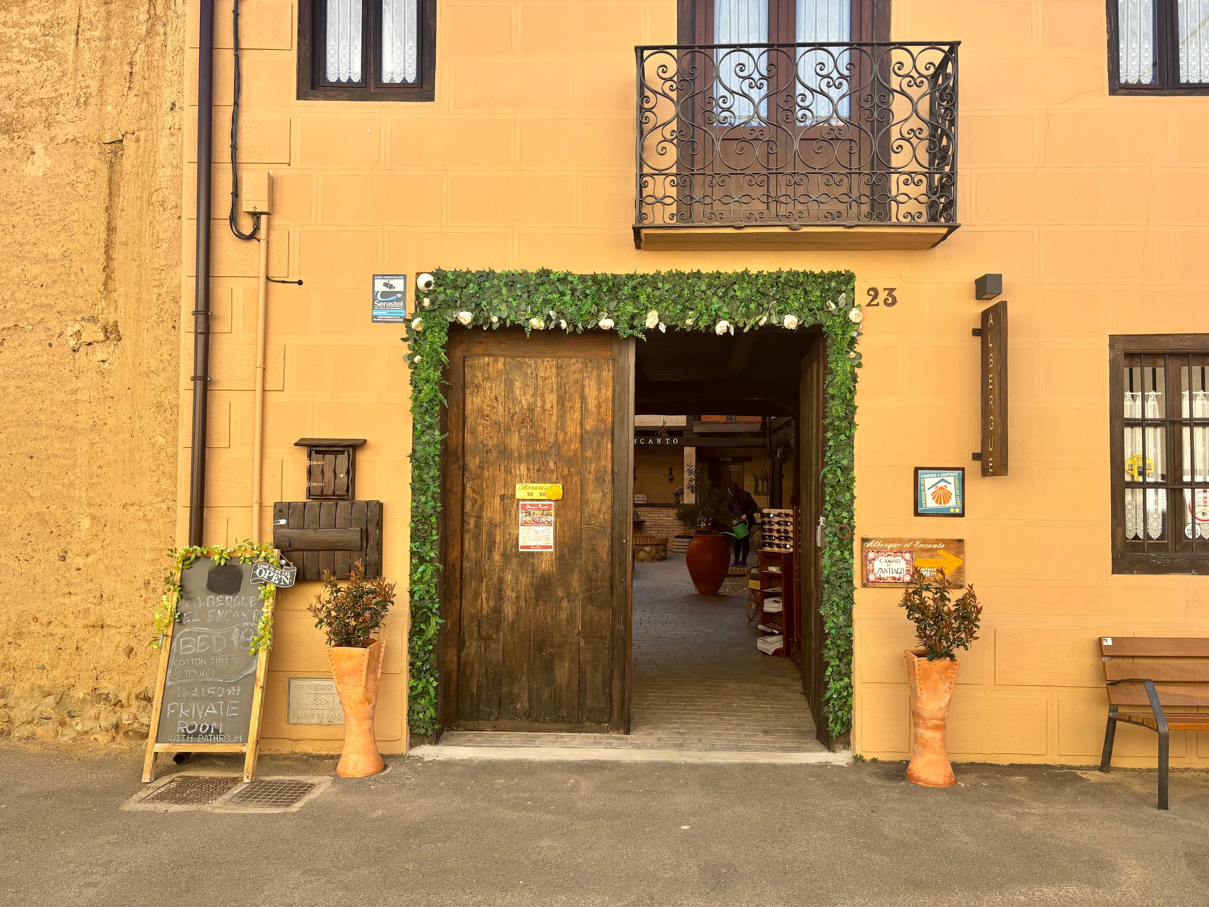 Image of Albergue El Encanto, pilgrim accommodation in Villares de Órbigo