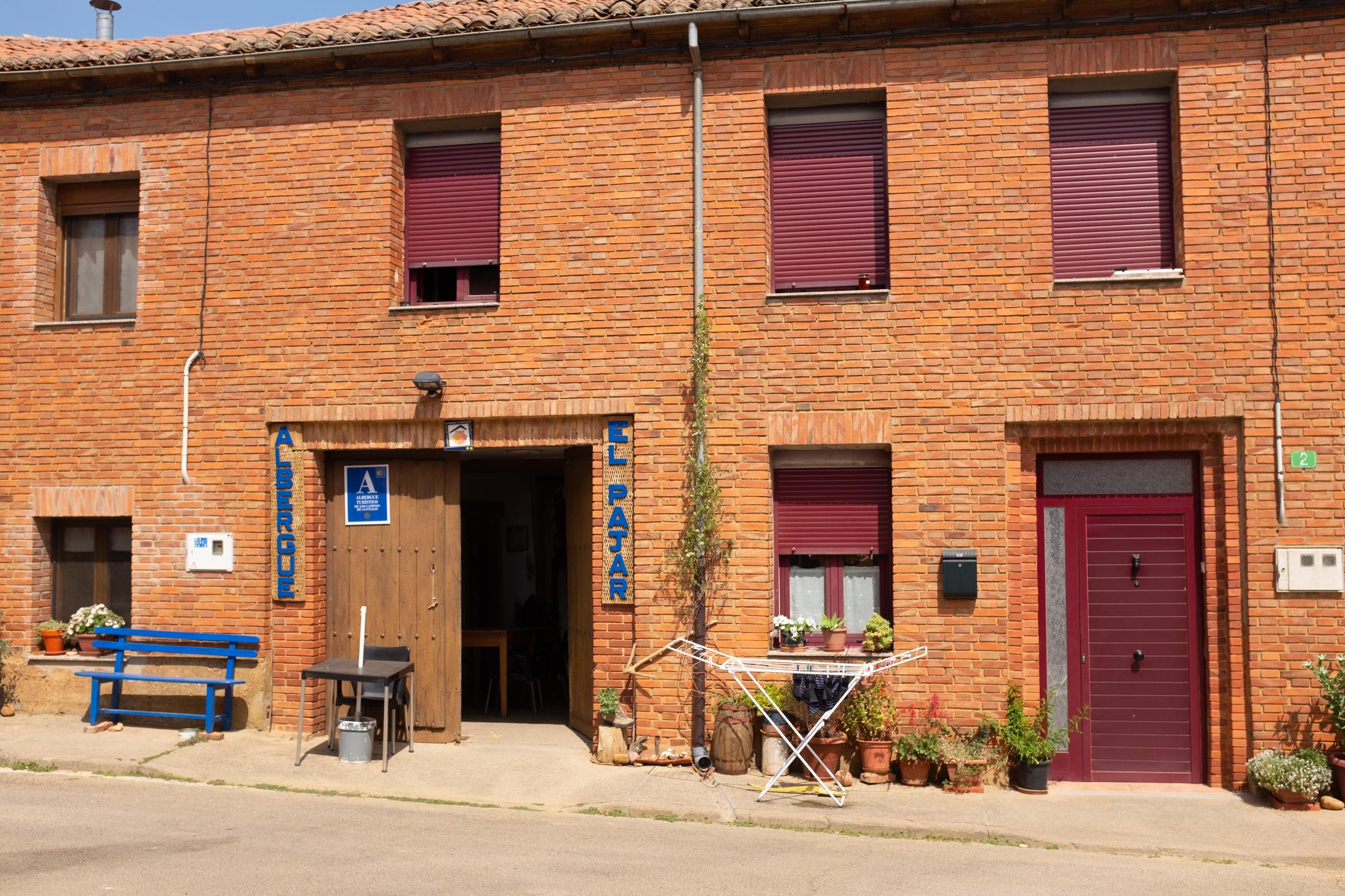 Image of Albergue El Pajar de Oncina, pilgrim accommodation in Oncina de la Valdoncina