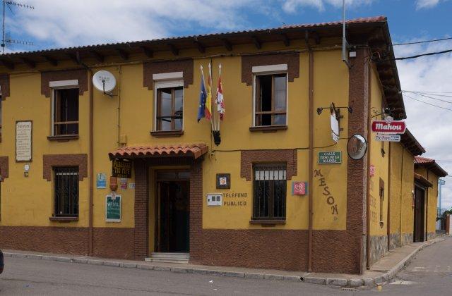 Image of Mesón Albergue Tio Pepe, pilgrim accommodation in Villar de Mazarife