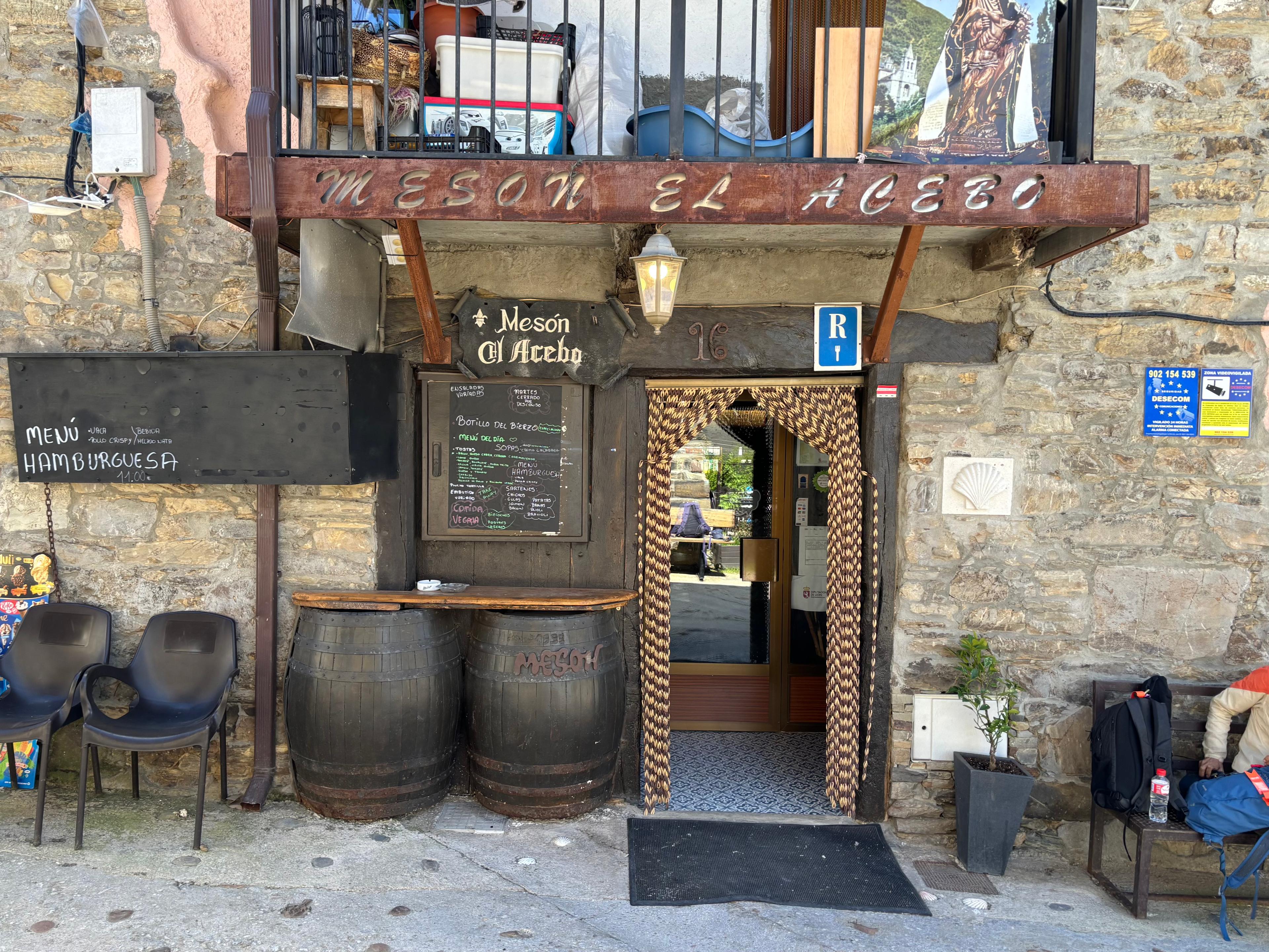 Image of Albergue Mesón El Acebo, pilgrim accommodation in El Acebo