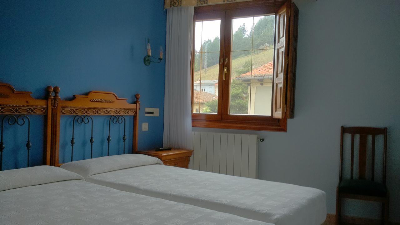 Camino de Santiago Accommodation: Hostal Pineda