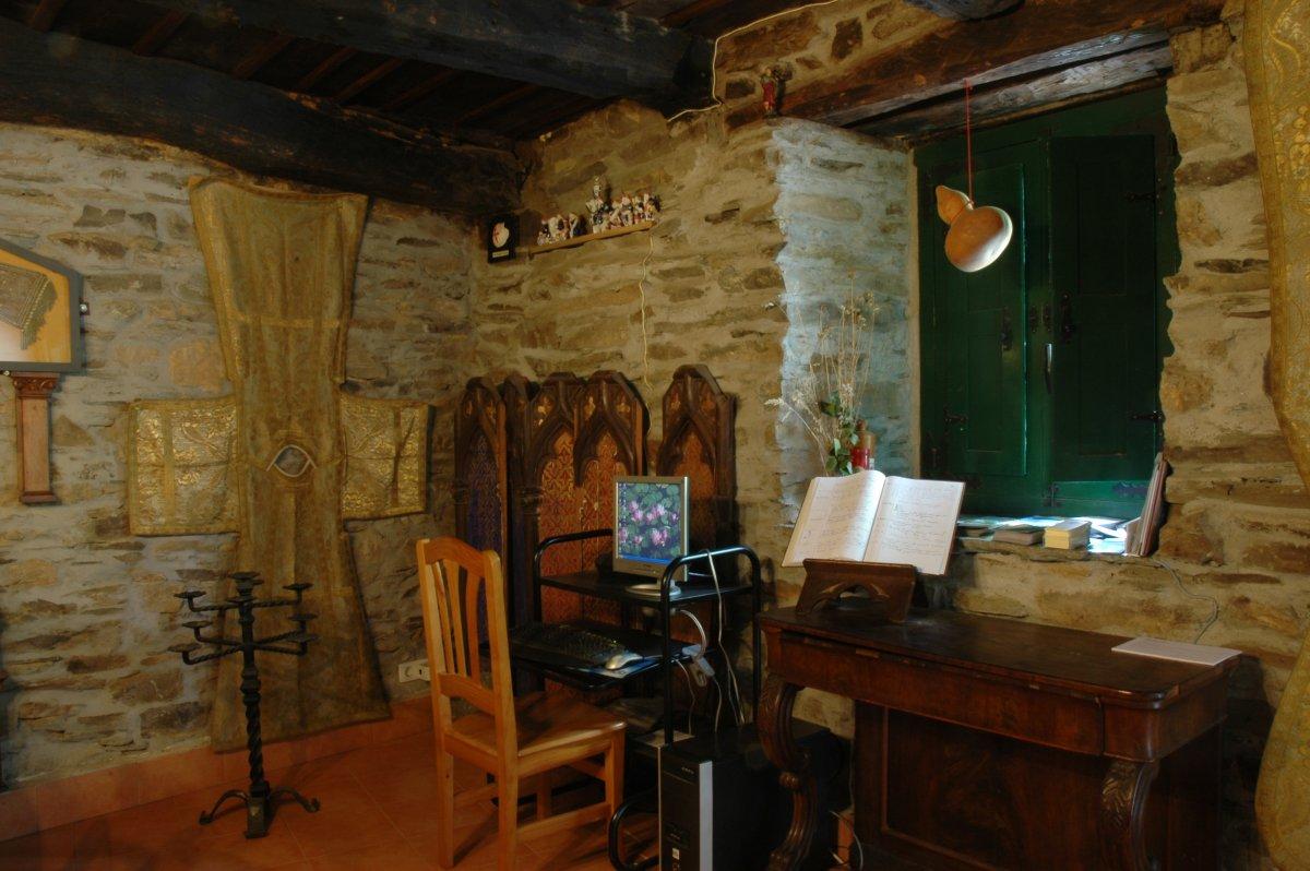 Image of Albergue de Peregrinos Aitzenea, pilgrim accommodation in Triacastela