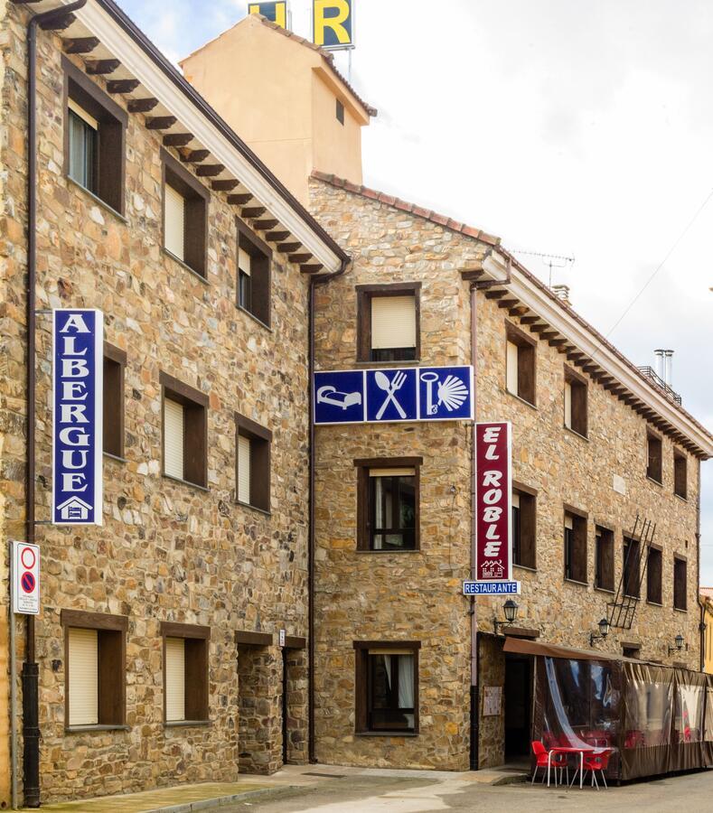 Image of Hotel Rural El Roble ⭑⭑, pilgrim accommodation in Tábara