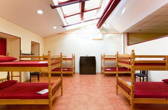 Camino de Santiago Accommodation: Albergue Via Lactea