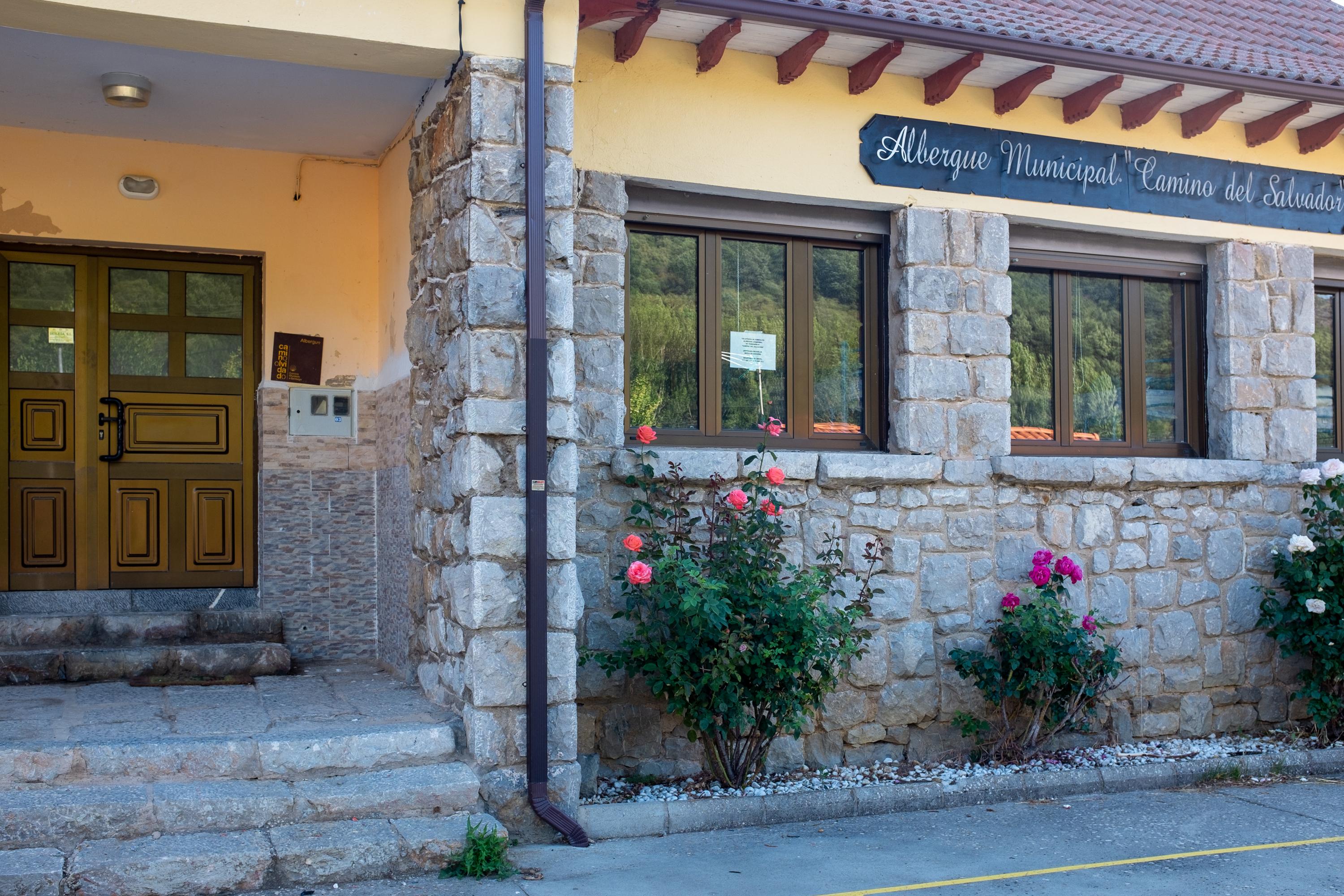 Image of Albergue de peregrinos de Buiza, pilgrim accommodation in Buiza (via Olvidado)