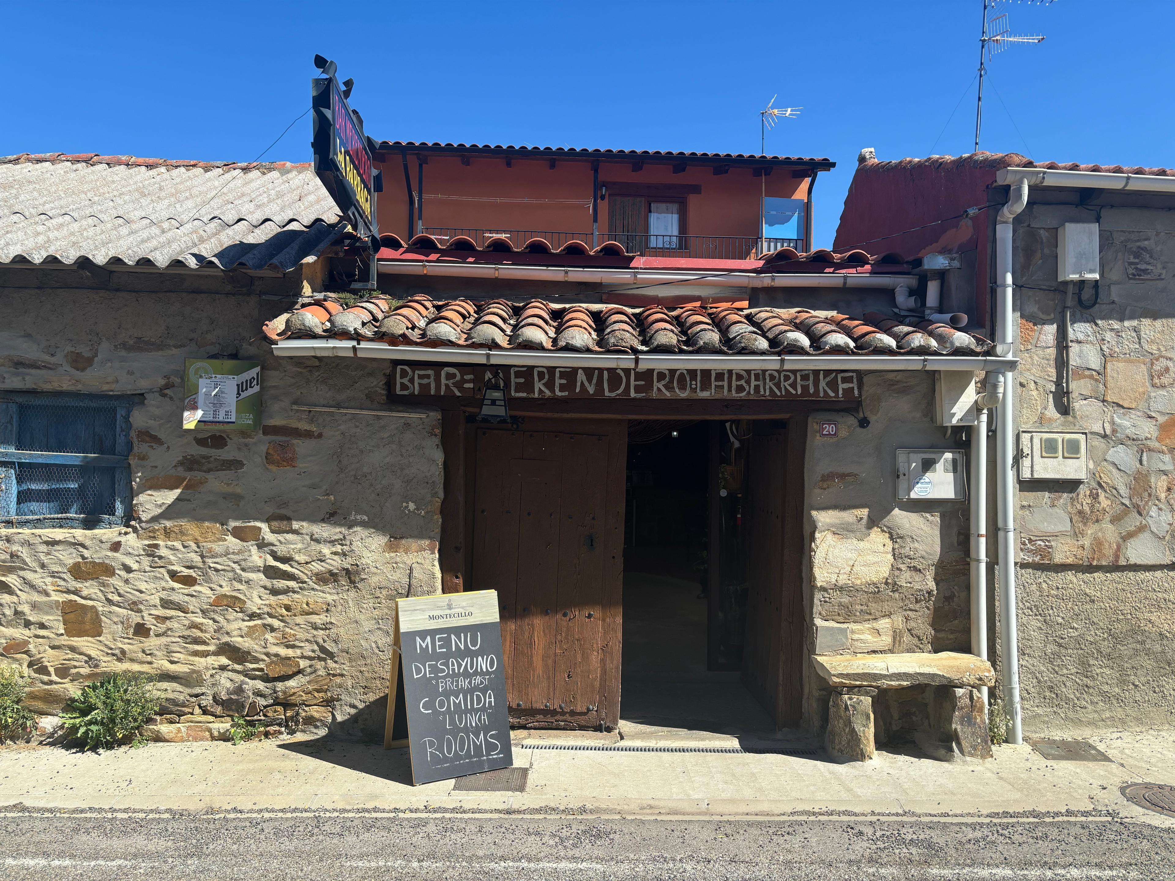 Image of Albergue Sigo Mi Camino, pilgrim accommodation in El Ganso