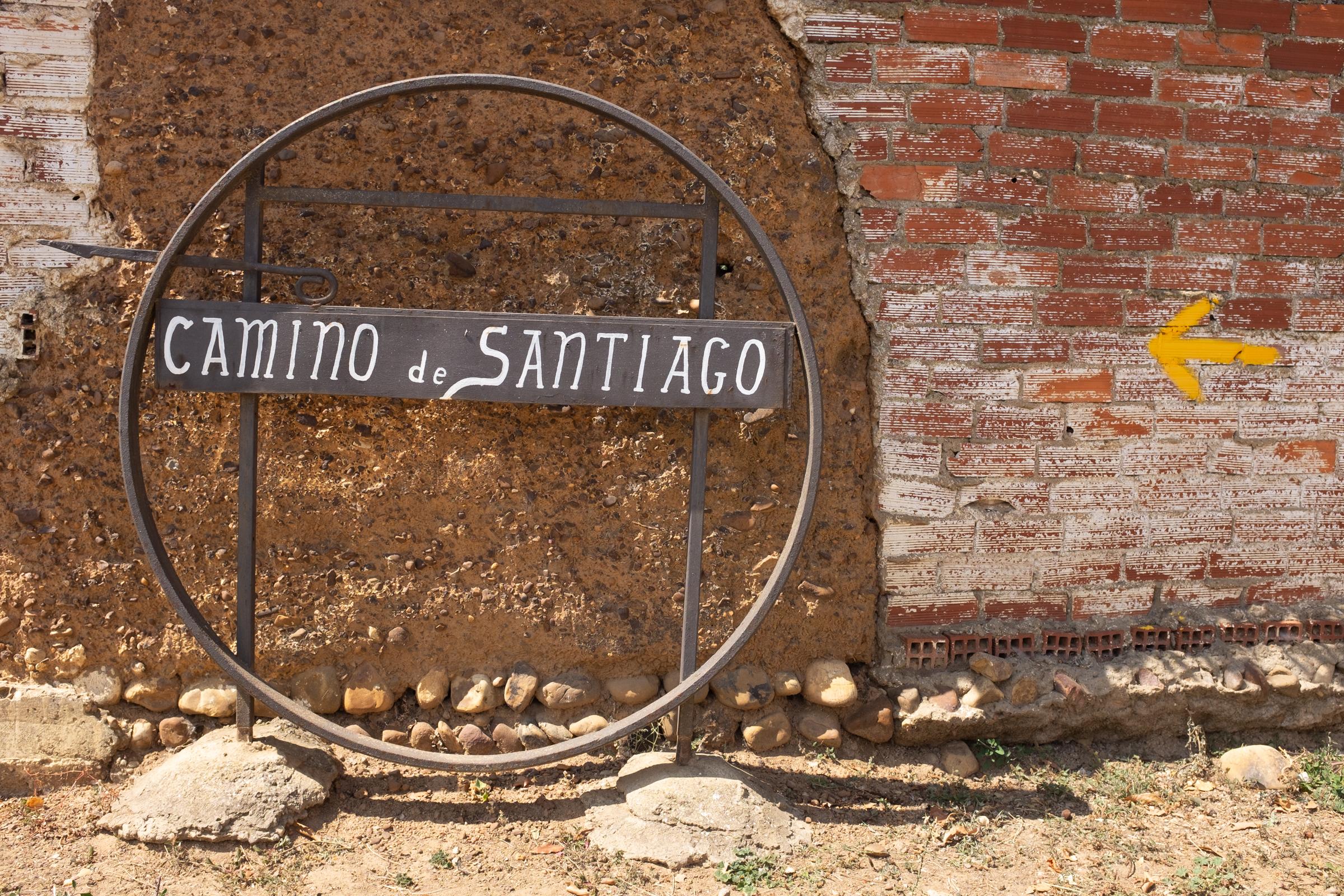 Scenic view of Chozas de Abajo on the Camino Francés