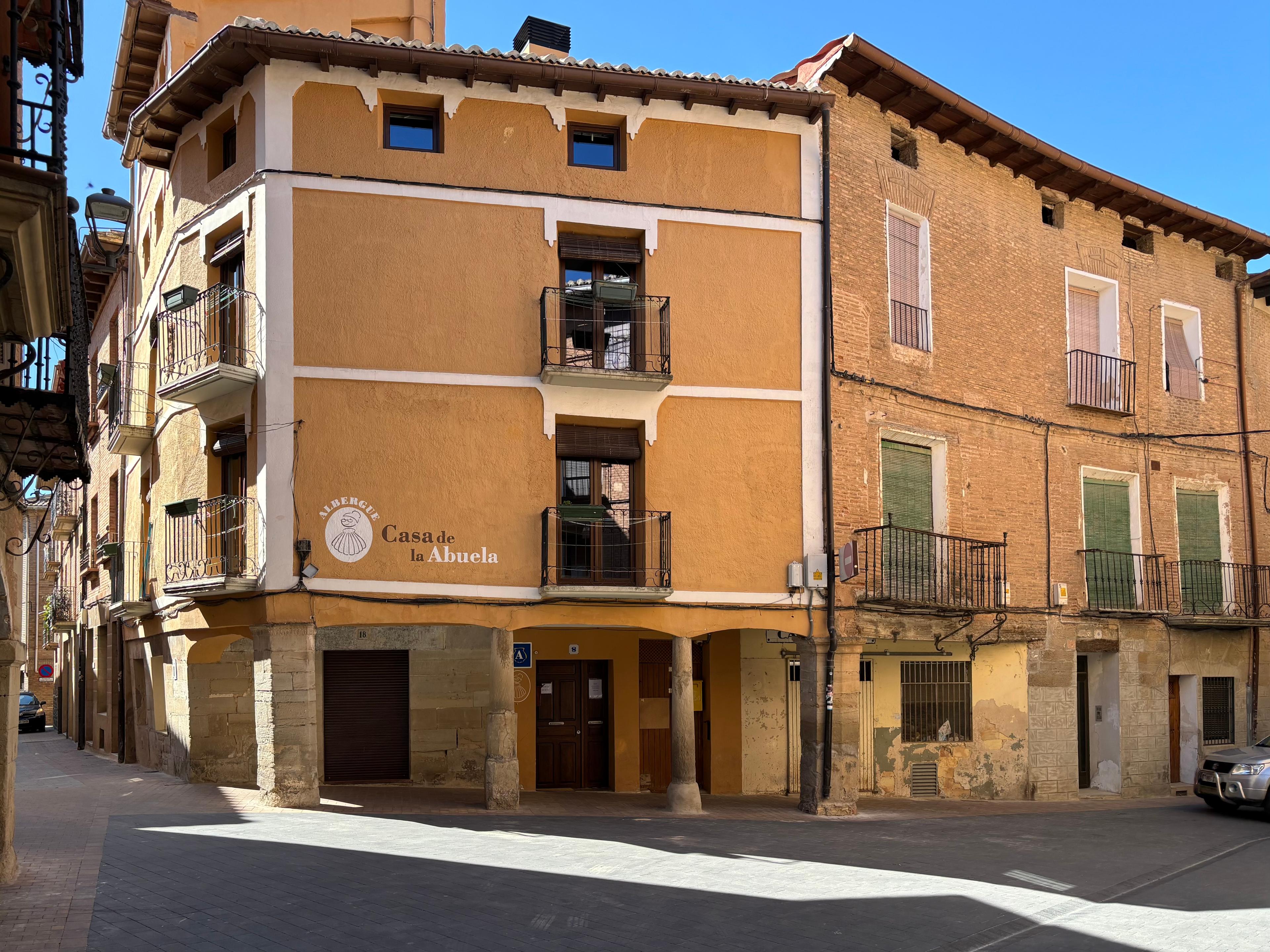 Image of Albergue Casa de la Abuela, pilgrim accommodation in Los Arcos