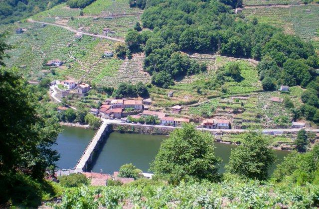 Scenic view of Belasar on the Camino de Invierno