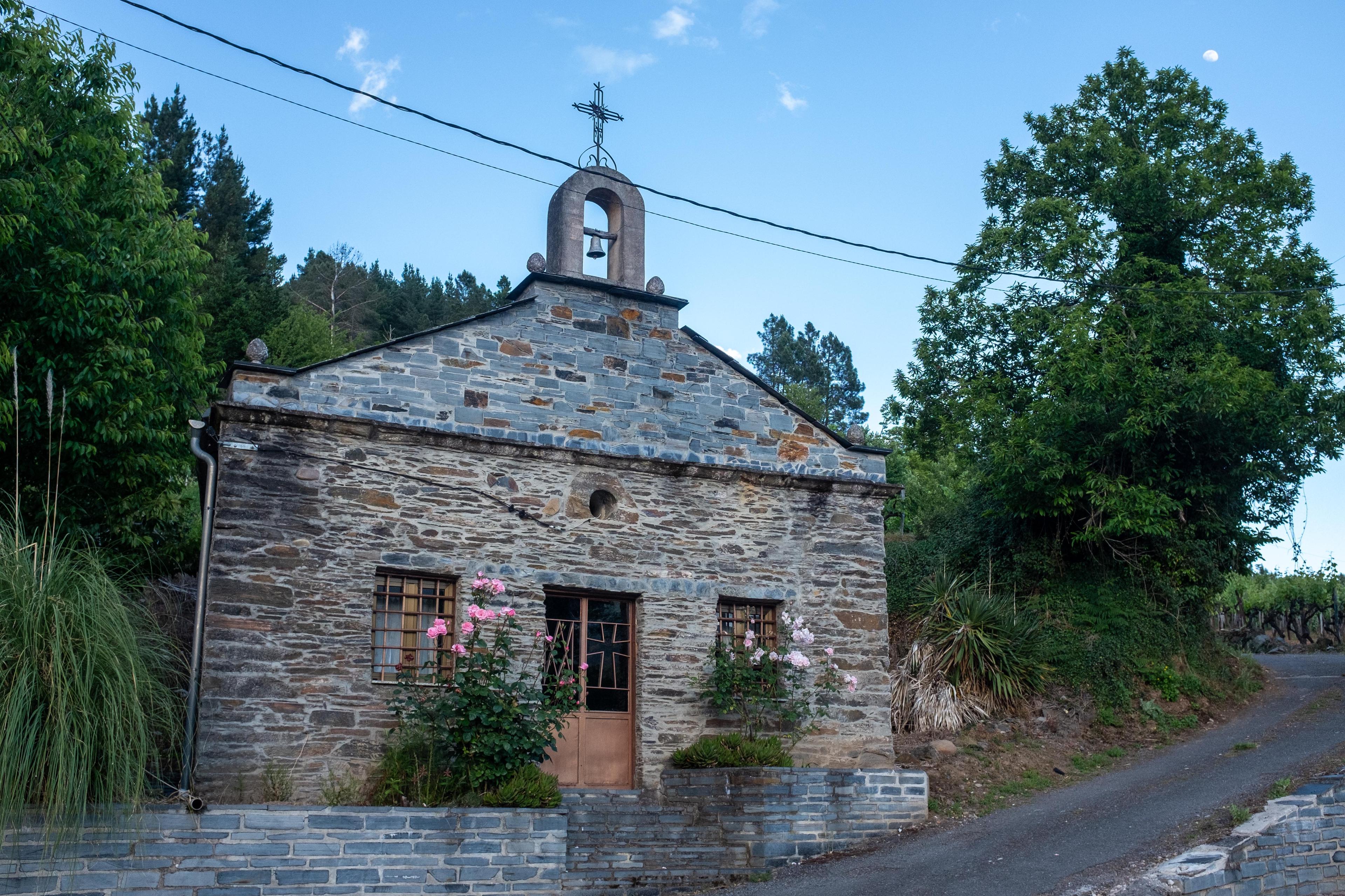 Scenic view of Espandariz on the Camino de Invierno