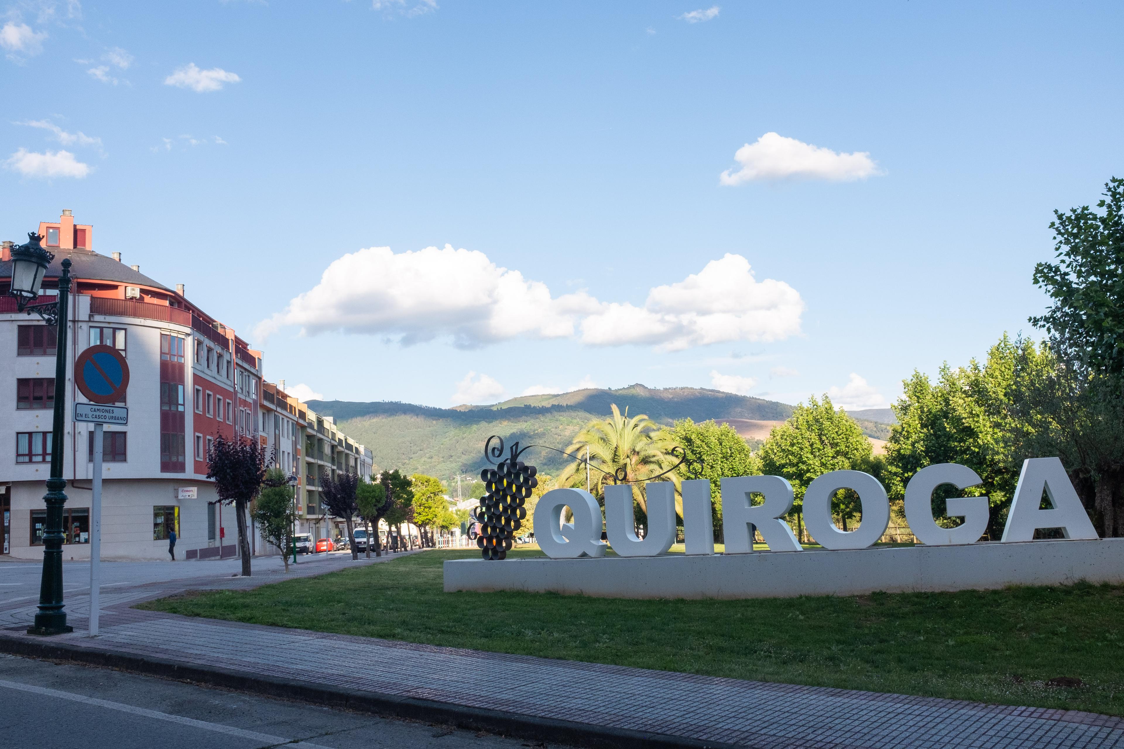 Scenic view of Quiroga on the Camino de Invierno