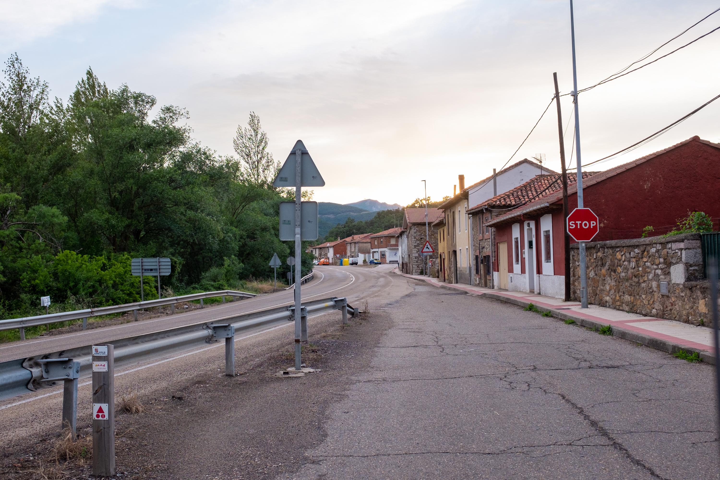 Scenic view of Puente de Alba on the Camino De San Salvador