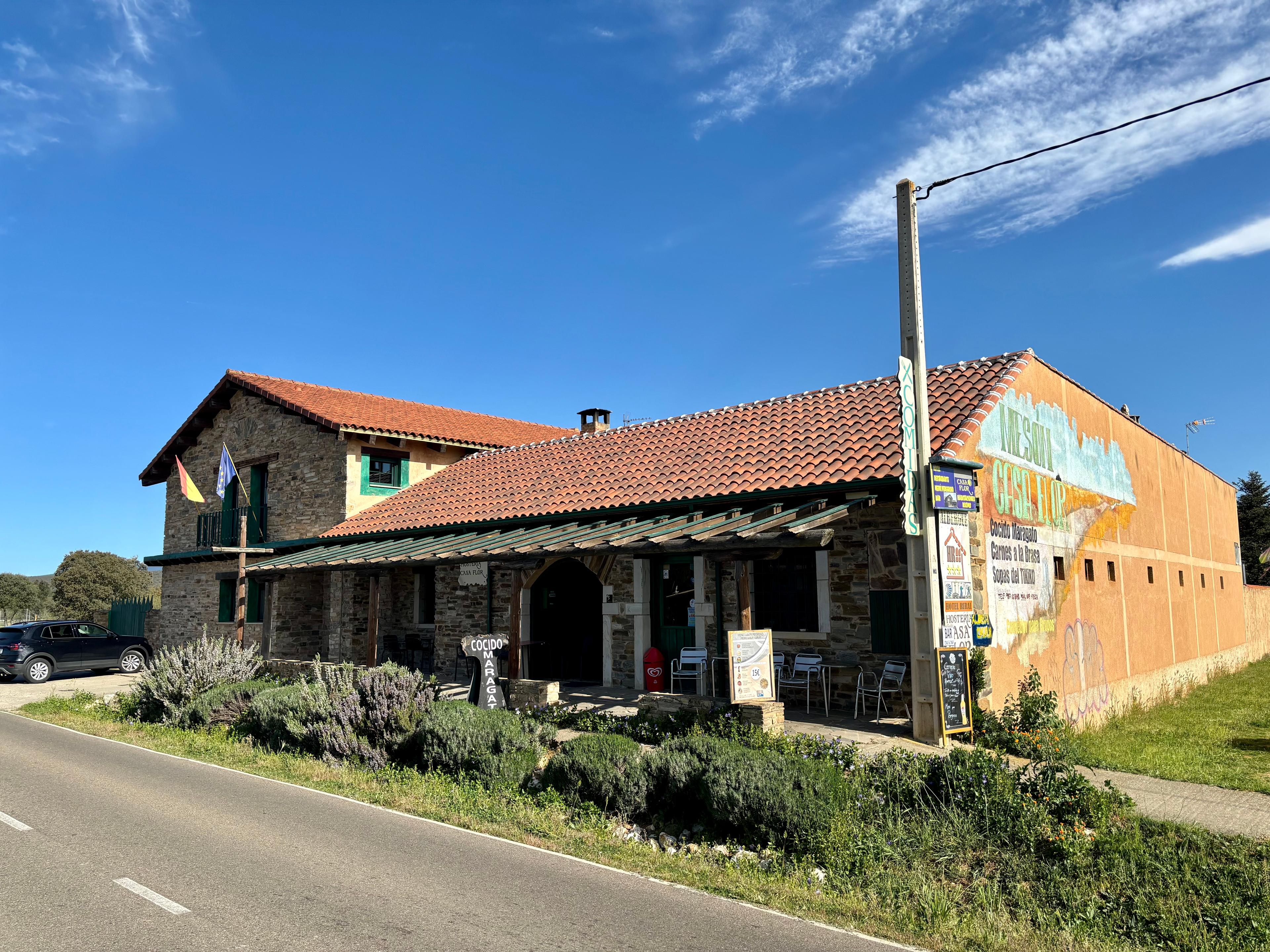 Image of Albergue Casa Flor, pilgrim accommodation in Murias de Rechivaldo