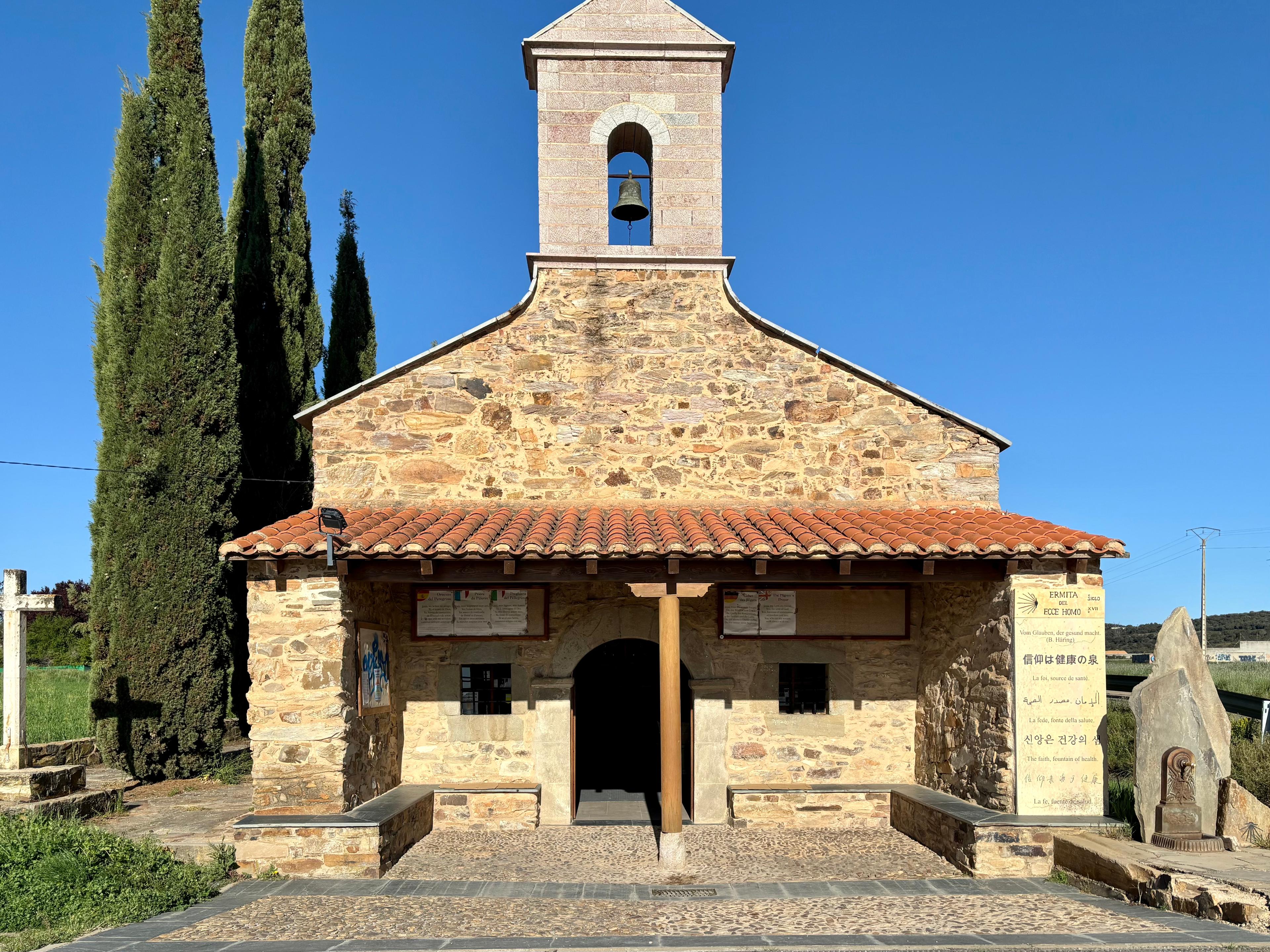 Scenic view of Valdeviejas on the Camino Francés