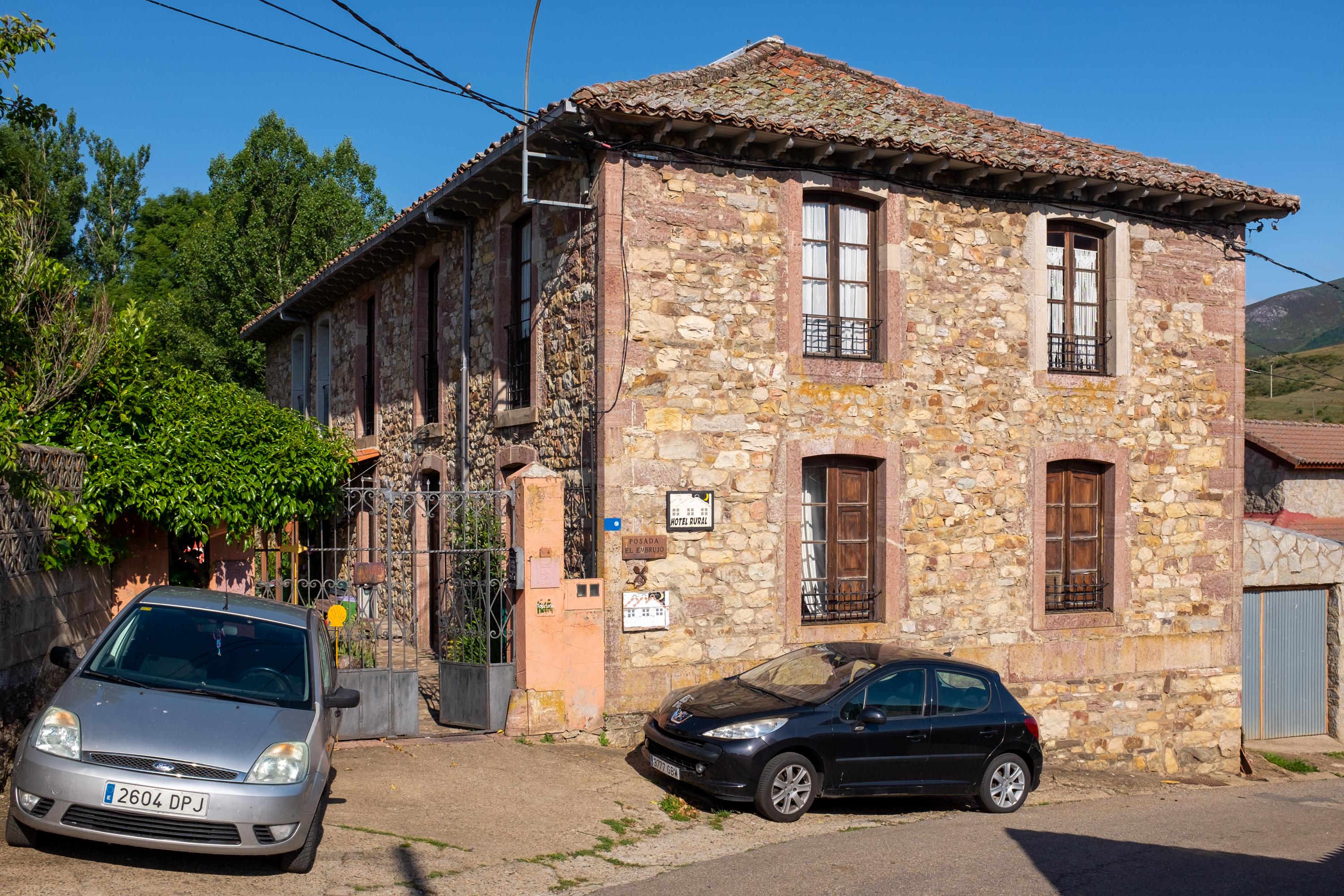 Image of La Posada del Embrujo ⭑⭑⭑, pilgrim accommodation in Poladura de la Tercia