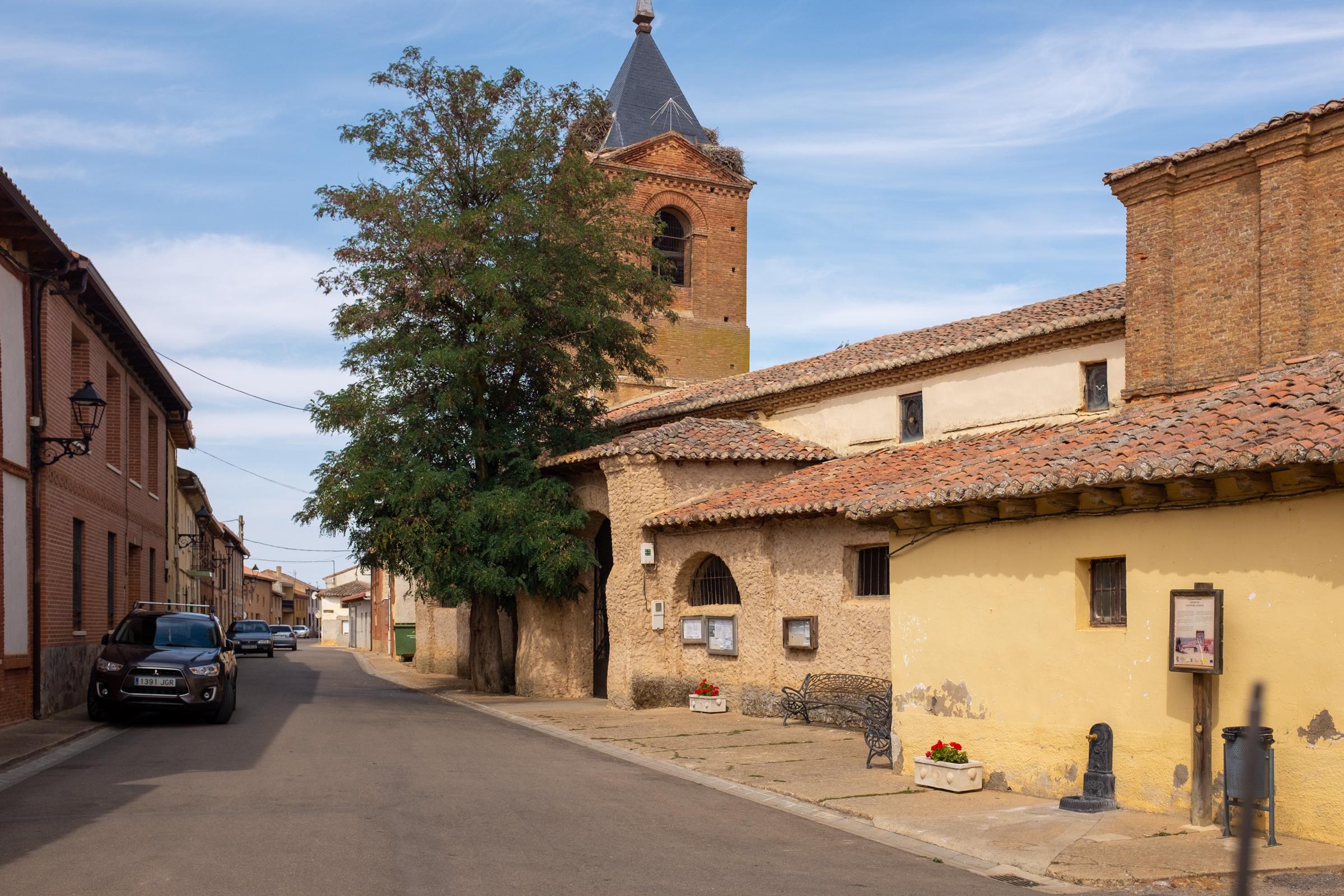 Scenic view of El Burgo Ranero on the Camino Francés