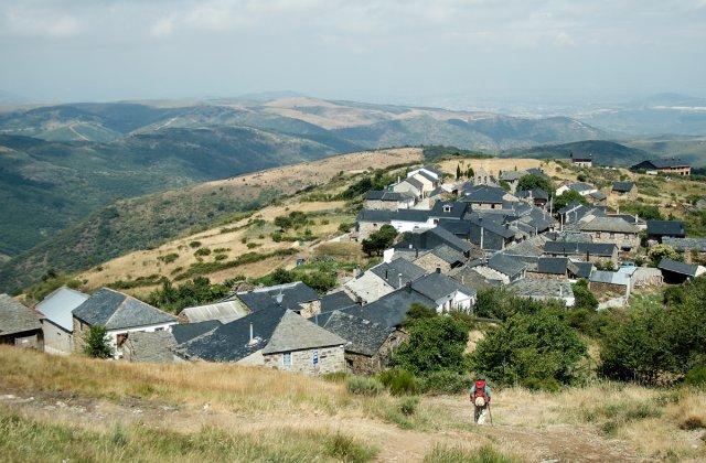 Scenic view of El Acebo on the Camino Francés