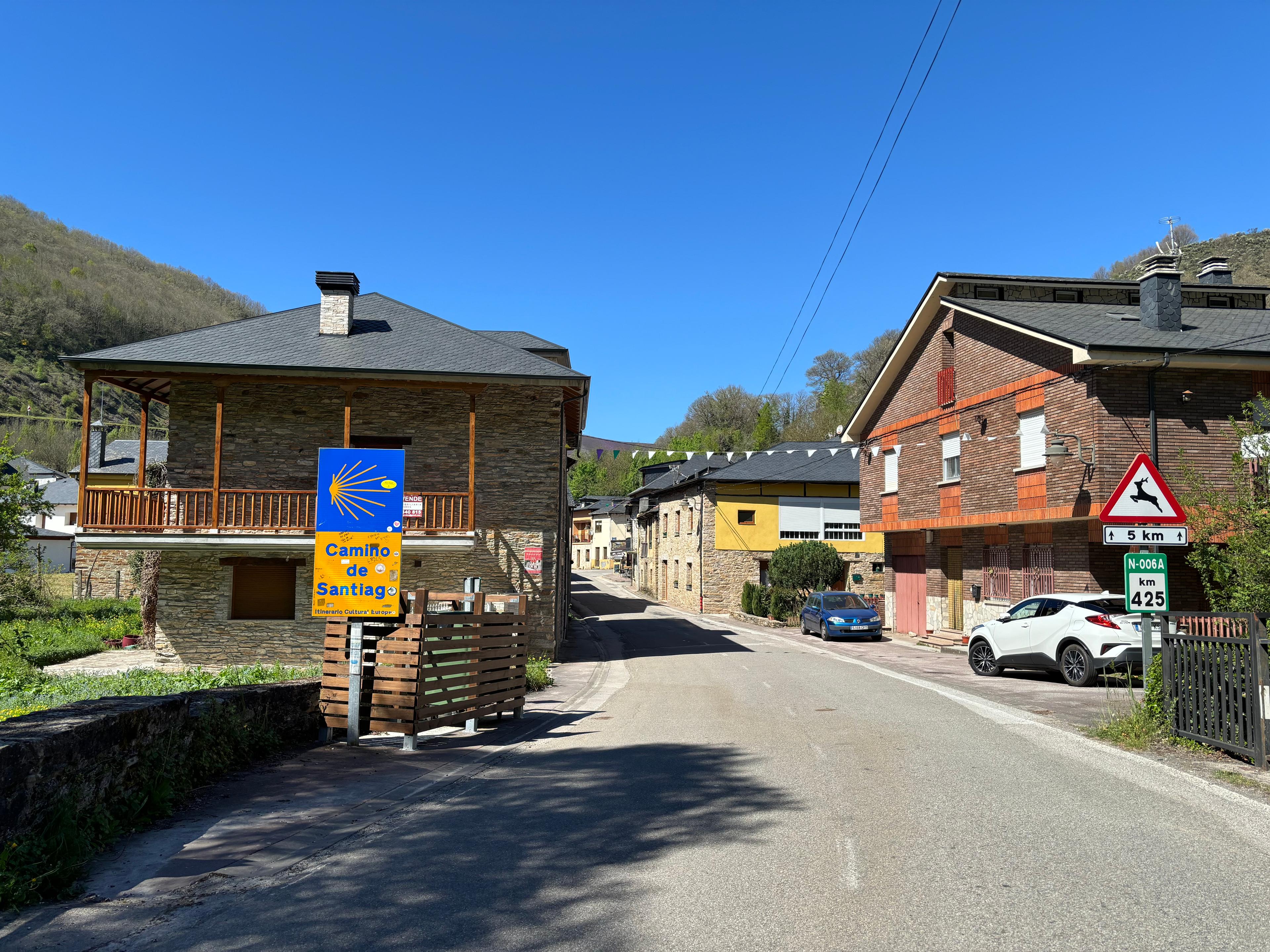 Scenic view of Ambasmestas on the Camino Francés