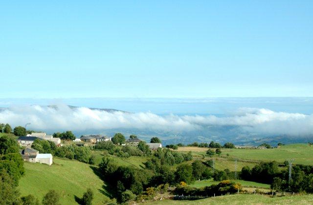 Scenic view of Biduedo on the Camino Francés