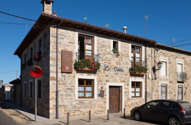 Image of Casa Rural La Veleta ★★★, pilgrim accommodation in Murias de Rechivaldo