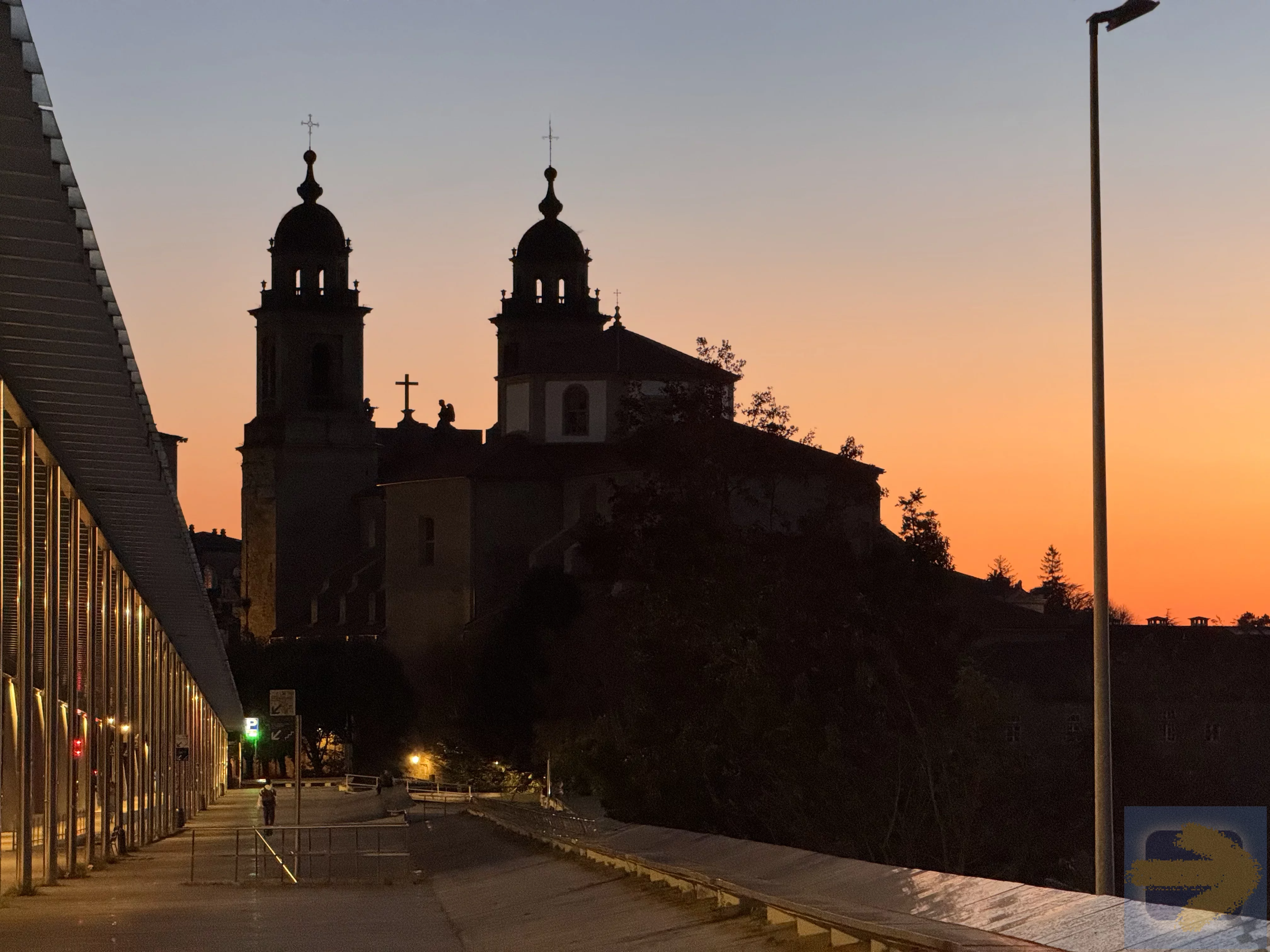 Church of San Francisco at night (Santiago)